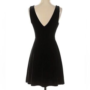 Express Elegant Black Sleeveless Sheath‎ front mini Dress with V-back